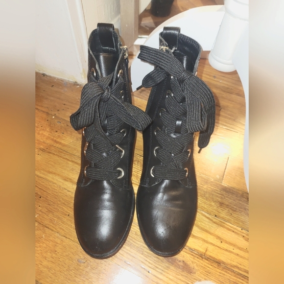 Kate Spade lace booties - Picture 1 of 5